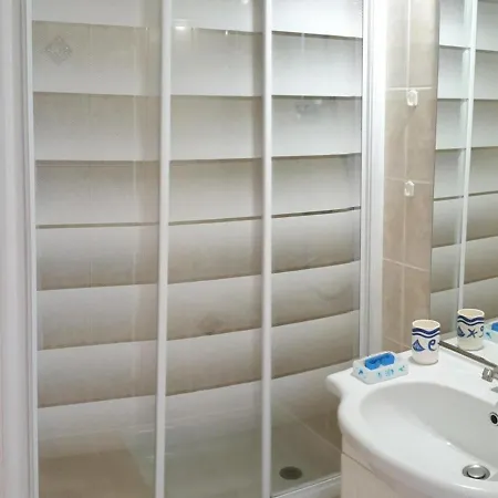2 Pieces + Mezzanine Avec Parking Et Climatisation, Proche - - Fr-1-388-36 Appartement